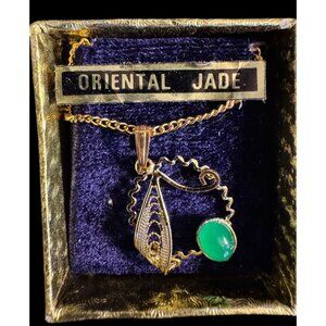 Oriental Jade Pendant Necklace With Green Stone & Gold-Tone Chain Costume